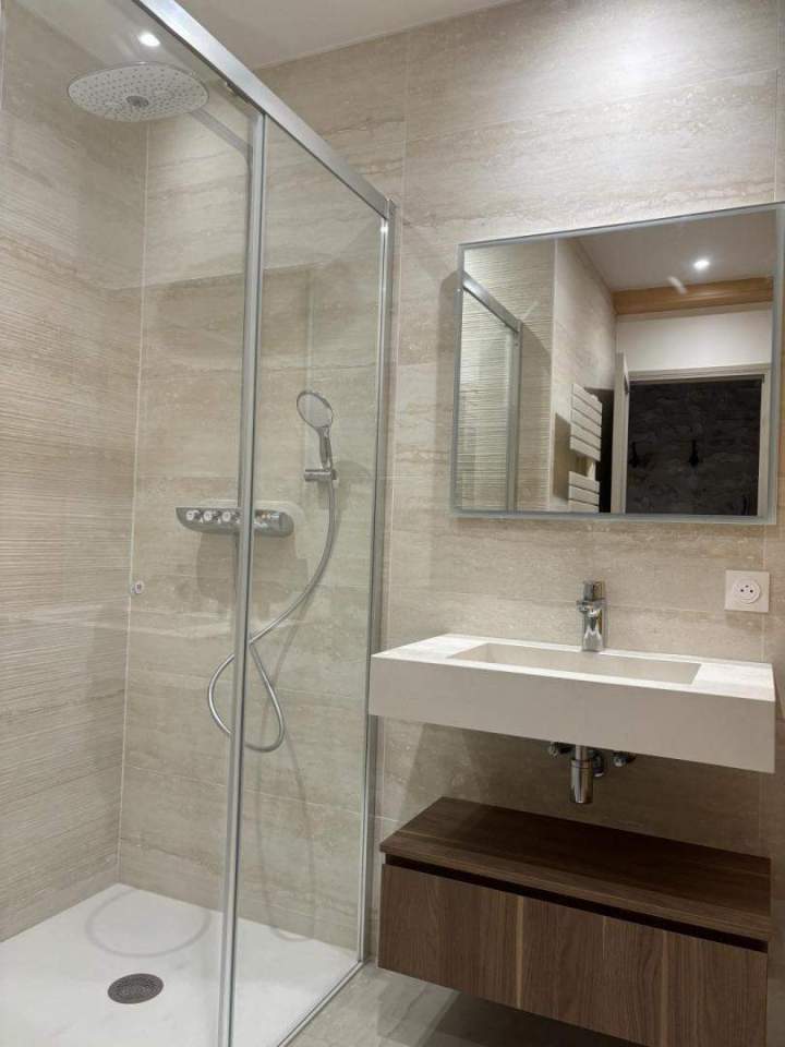 Douche design et confortable Saint-Germain-des-Prés